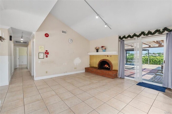 24522 Quintana Dr in Mission Viejo, CA - Building Photo - Building Photo