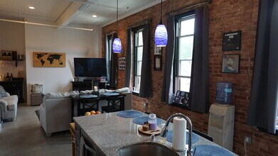 820 W Market St, Unit 2B in Perkasie, PA - Building Photo - Building Photo
