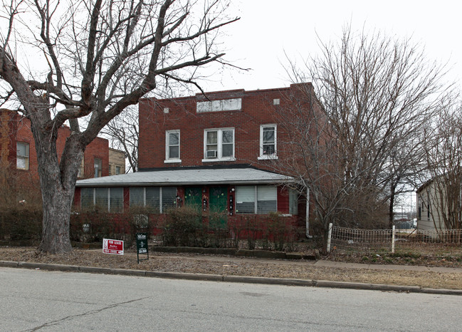 The Manor House in Tulsa, OK - Foto de edificio - Building Photo