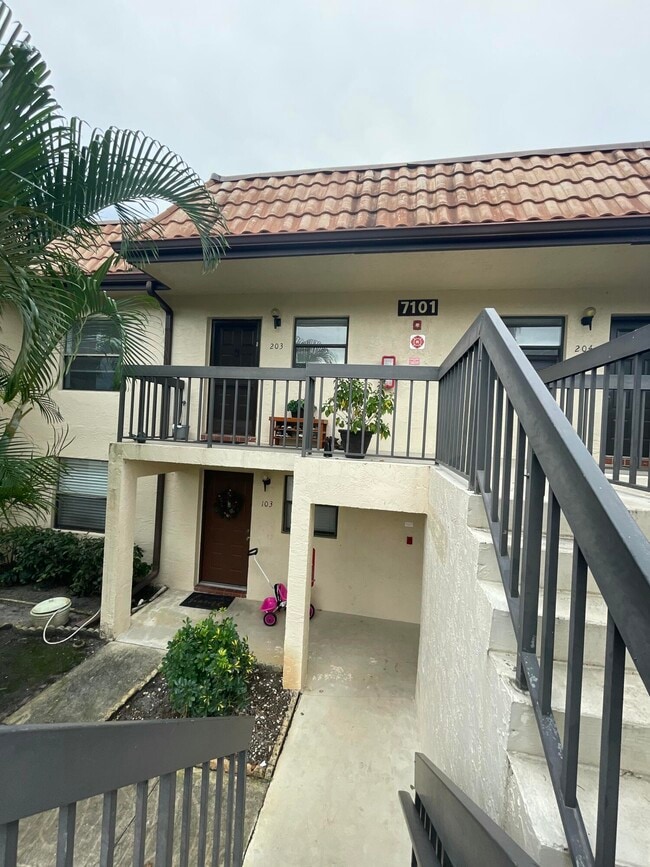 property at 7101 Golf Colony Ct