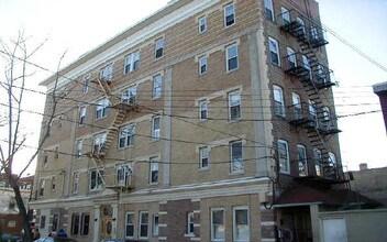 249 Adams St in Newark, NJ - Building Photo - Building Photo