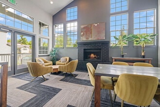 Shadowbrook in Redmond, WA - Building Photo - Building Photo