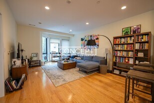 9 Miner St in Boston, MA - Building Photo