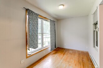 1660 Hewitt Ave in St. Paul, MN - Building Photo - Building Photo