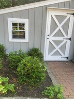 1 Wheatley Rd, Unit A in Glen Head, NY - Building Photo