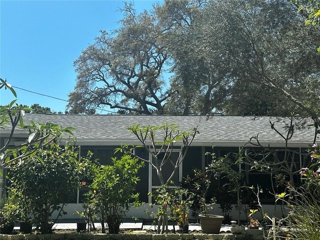property at 1818 San Mateo Dr
