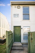 8703 Victorian Village Dr in Houston, TX - Building Photo