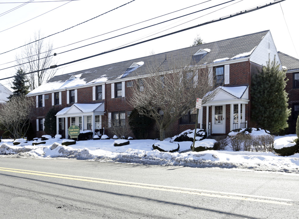 445 Union Ave in Rutherford, NJ - Foto de edificio