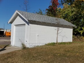 116 W 4th St in Fairmont, MN - Building Photo - Building Photo