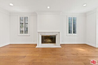 321 S Palm Dr in Beverly Hills, CA - Building Photo - Building Photo