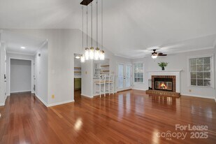 3300 Selwyn Farms Ln in Charlotte, NC - Building Photo