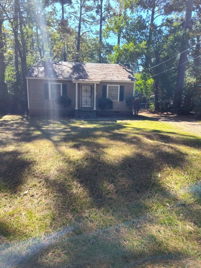 property at 661 Woodbury Rd