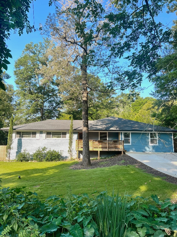 property at 3700 Ashwood Dr SE