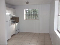 924 NW 29th St, Unit 6 photo'