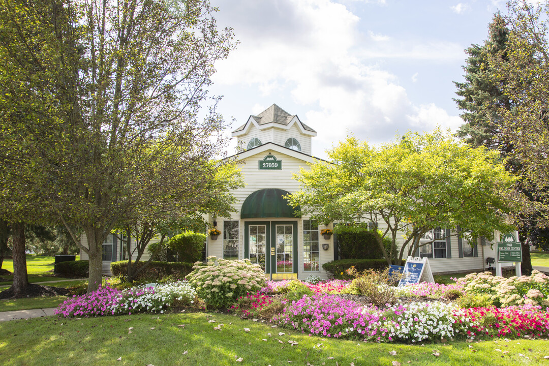 Meadowood Park of Wixom in Wixom, MI - Foto de edificio