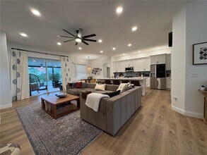 10413 Canary Isle Dr in Tampa, FL - Building Photo - Building Photo