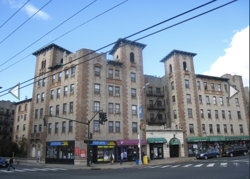 90 Garrison Ave in Jersey City, NJ - Building Photo