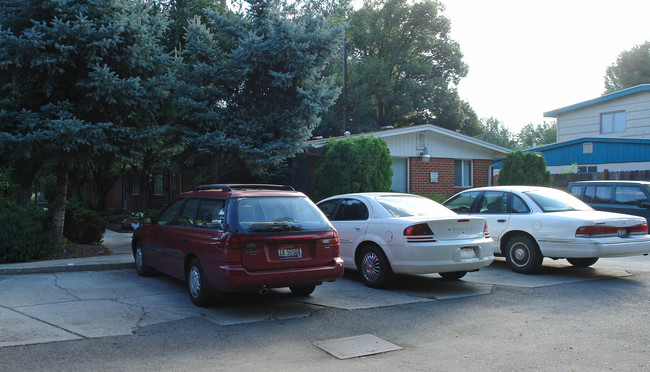 Shade Tree in Boise, ID - Foto de edificio - Building Photo