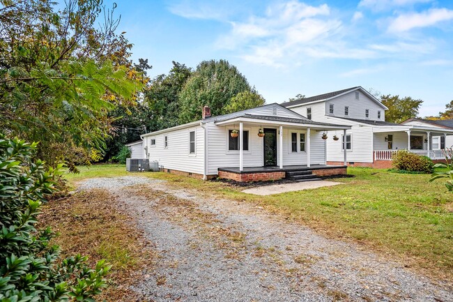 153 W Lillington St in Angier, NC - Building Photo - Building Photo