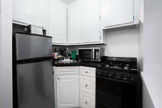 328 E 74th St, Unit SI ID1031973P in New York, NY - Foto de edificio - Building Photo