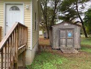 225 Hawkins Dr in Henderson, NC - Building Photo - Building Photo