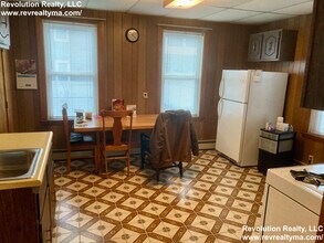 18 Rossmore St, Unit 1 in Somerville, MA - Building Photo - Building Photo
