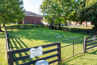 Willow Oaks Apartments in Louisville, KY - Building Photo - Building Photo