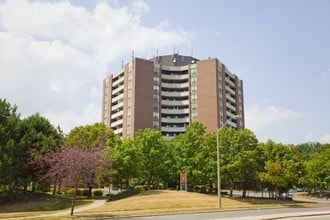 Rathburn Apartments in Mississauga, ON - Building Photo - Building Photo