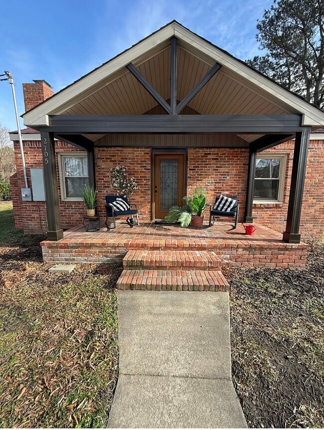 property at 2705 S Battlefield Blvd