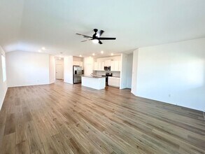 120 Perfect World Lp in Jarrell, TX - Building Photo - Building Photo