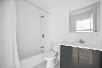 34 Hichborn St, Unit 204L in Boston, MA - Building Photo - Building Photo