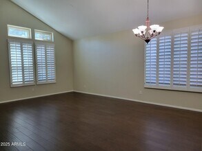 1446 S Corrine Dr in Gilbert, AZ - Building Photo - Building Photo