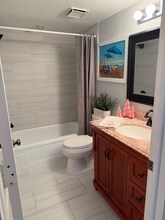 5635 Rattlesnake Hammock Rd in Naples, FL - Building Photo - Building Photo