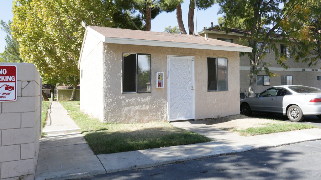 Windrose Apartments in Lancaster, CA