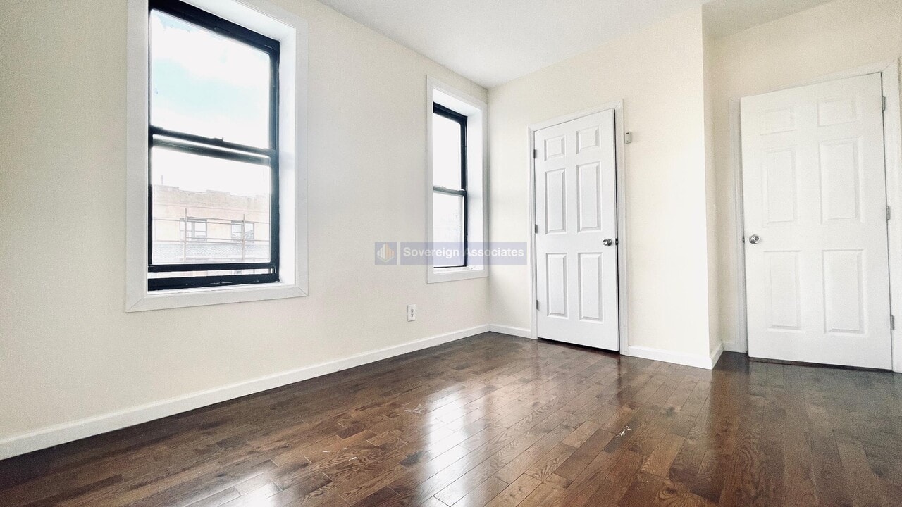 530 Isham St in New York, NY - Building Photo