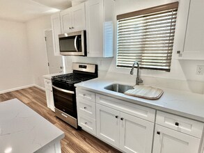 11602 Killion St in Los Angeles, CA - Building Photo - Building Photo