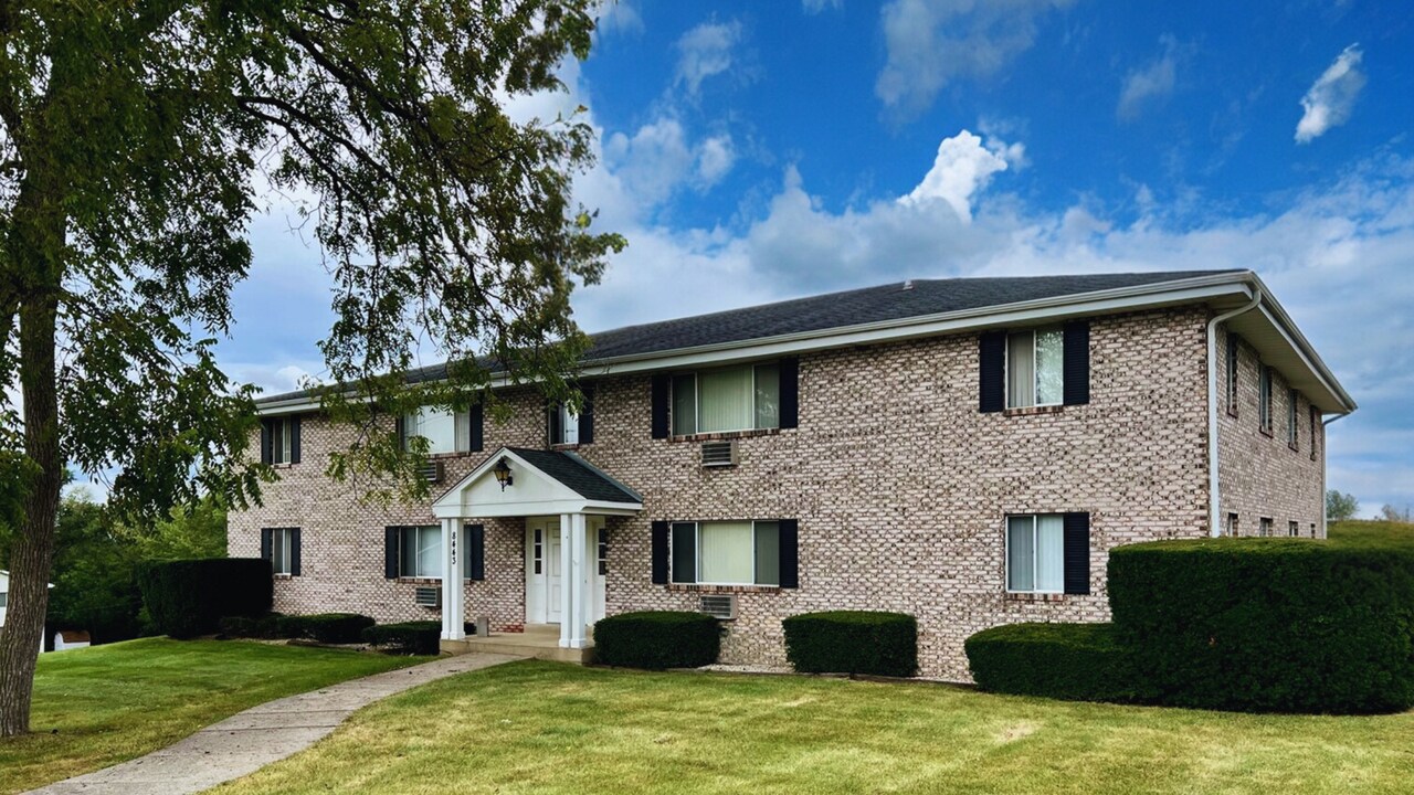 8423 198th Ave in Bristol, WI - Building Photo
