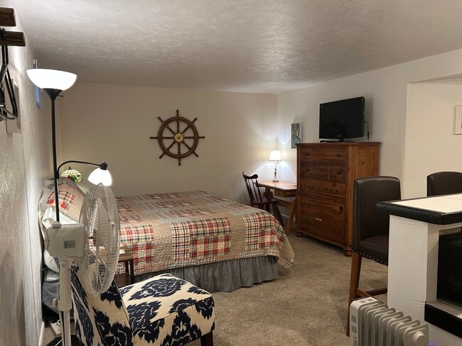 10933 W 67th Pl, Unit Cozy Basement Suite in Arvada, CO - Building Photo - Building Photo