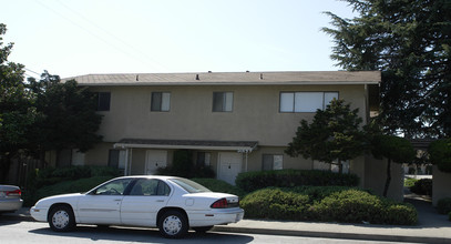 Santa Maria Townhomes in Castro Valley, CA - Foto de edificio - Building Photo