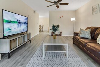 7300 NW 17th St in Plantation, FL - Building Photo - Building Photo