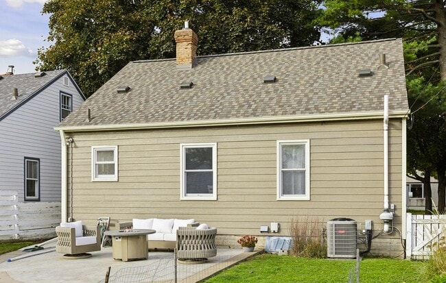 5749 Pleasant Ave in Minneapolis, MN - Building Photo - Building Photo