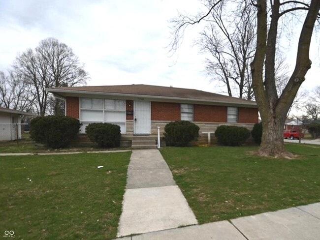 property at 5820 E 40th St