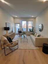 105 Sea St, Unit 102 in Quincy, MA - Building Photo - Building Photo