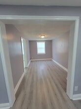 3242 Westmont Ave in Baltimore, MD - Foto de edificio - Building Photo