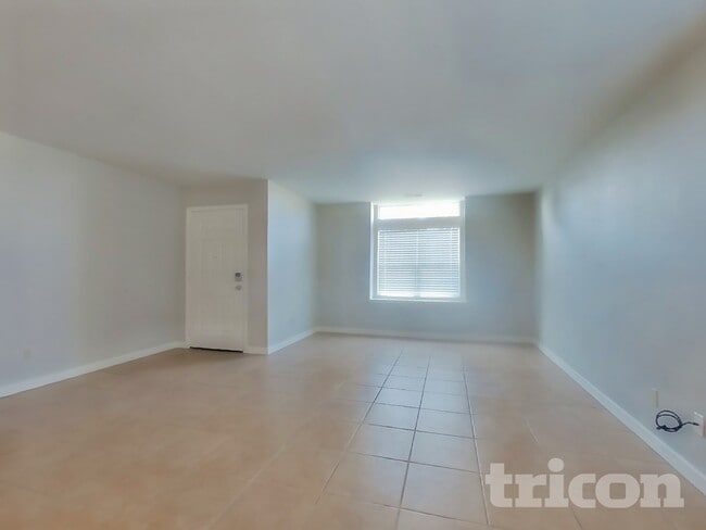 5885 Wilkinson St in Sacramento, CA - Building Photo - Building Photo