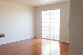 8217 Concord Ln, Unit K in Justice, IL - Foto de edificio - Building Photo