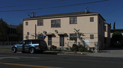 2000 Griffin Ave in Los Angeles, CA - Building Photo - Building Photo