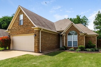 105 Clay Hills Dr in Oakland, TN - Building Photo - Building Photo