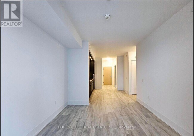 10 Inn On The Pk Dr in Toronto, ON - Building Photo - Building Photo