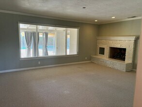 161 Warwick Dr in Walnut Creek, CA - Foto de edificio - Building Photo